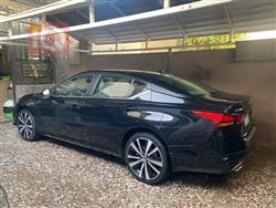 نيسان ألتيما